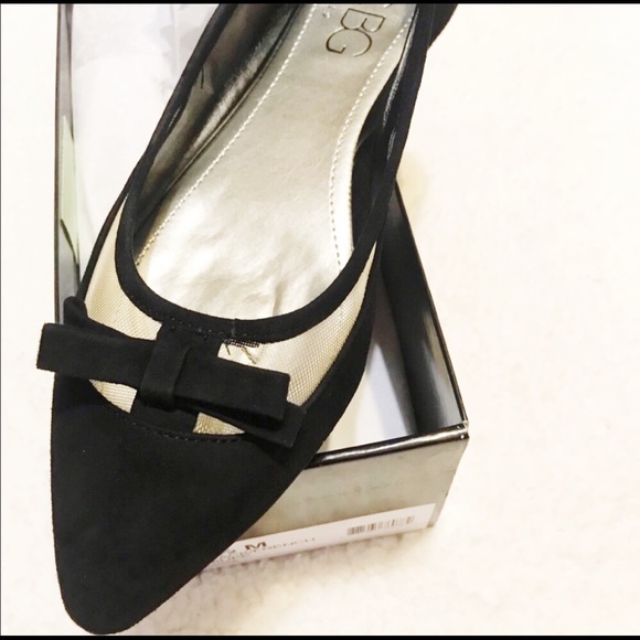 NIB NWT BCBGeneration Black suede flats shoes - Picture 2 of 7